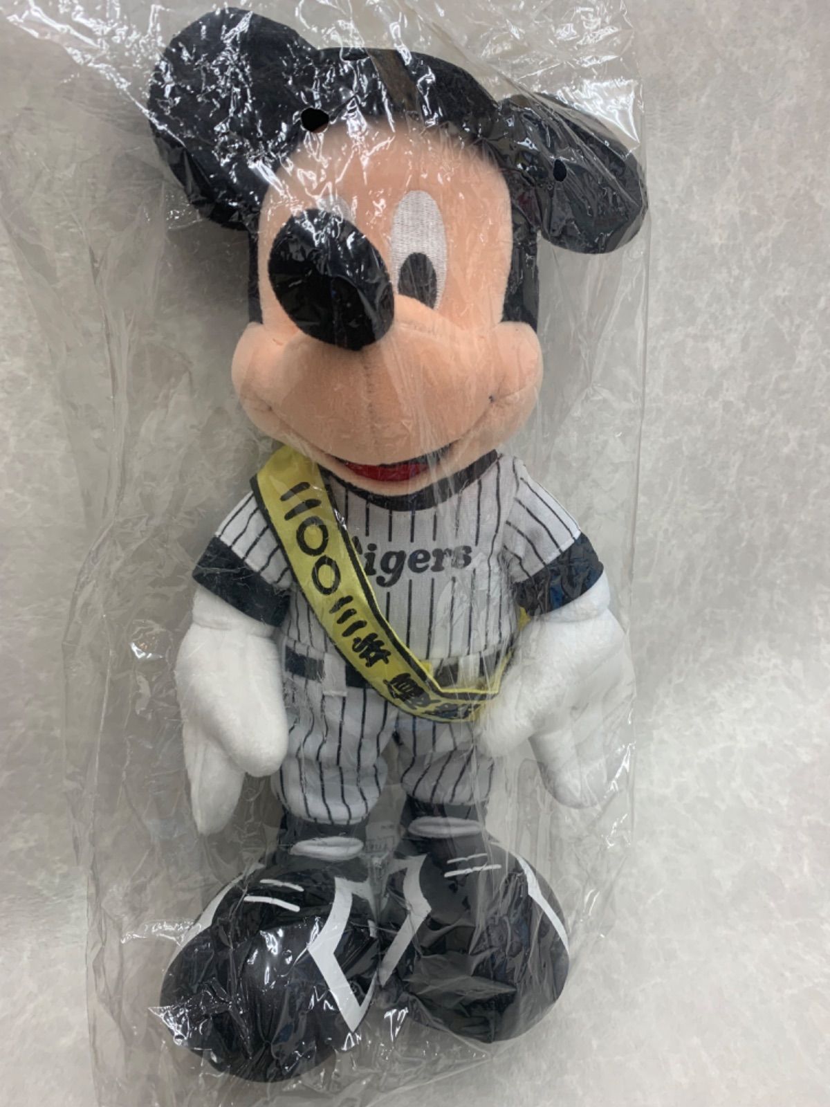 ミッキーマウス×阪神タイガース２００３年優勝記念ぬいぐるみ 阪神タイガース2003年優勝記念ミッキーマウスぬいぐるみ - メルカリ