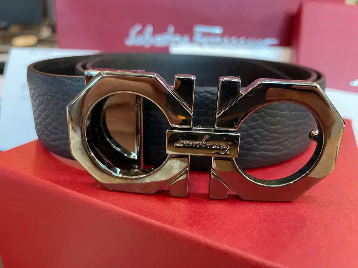 Salvatore Ferragamo フェラガモ ガンチーニ ベルト バックル 【公式通販】