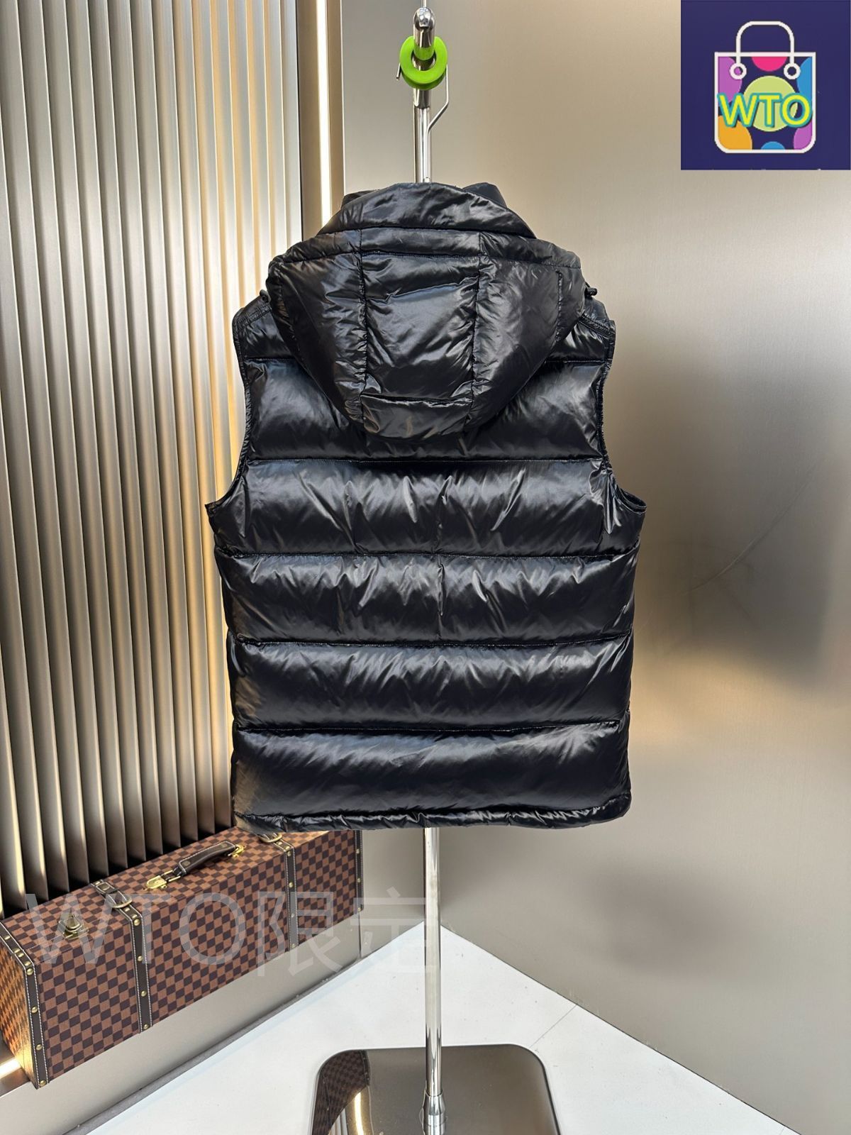 【限定値下げ中】45,000円⇒40,000円 モンクレール ダウンベスト MONCLERモンクレール 黑 袖なしダウンベスト｜本日限定特価