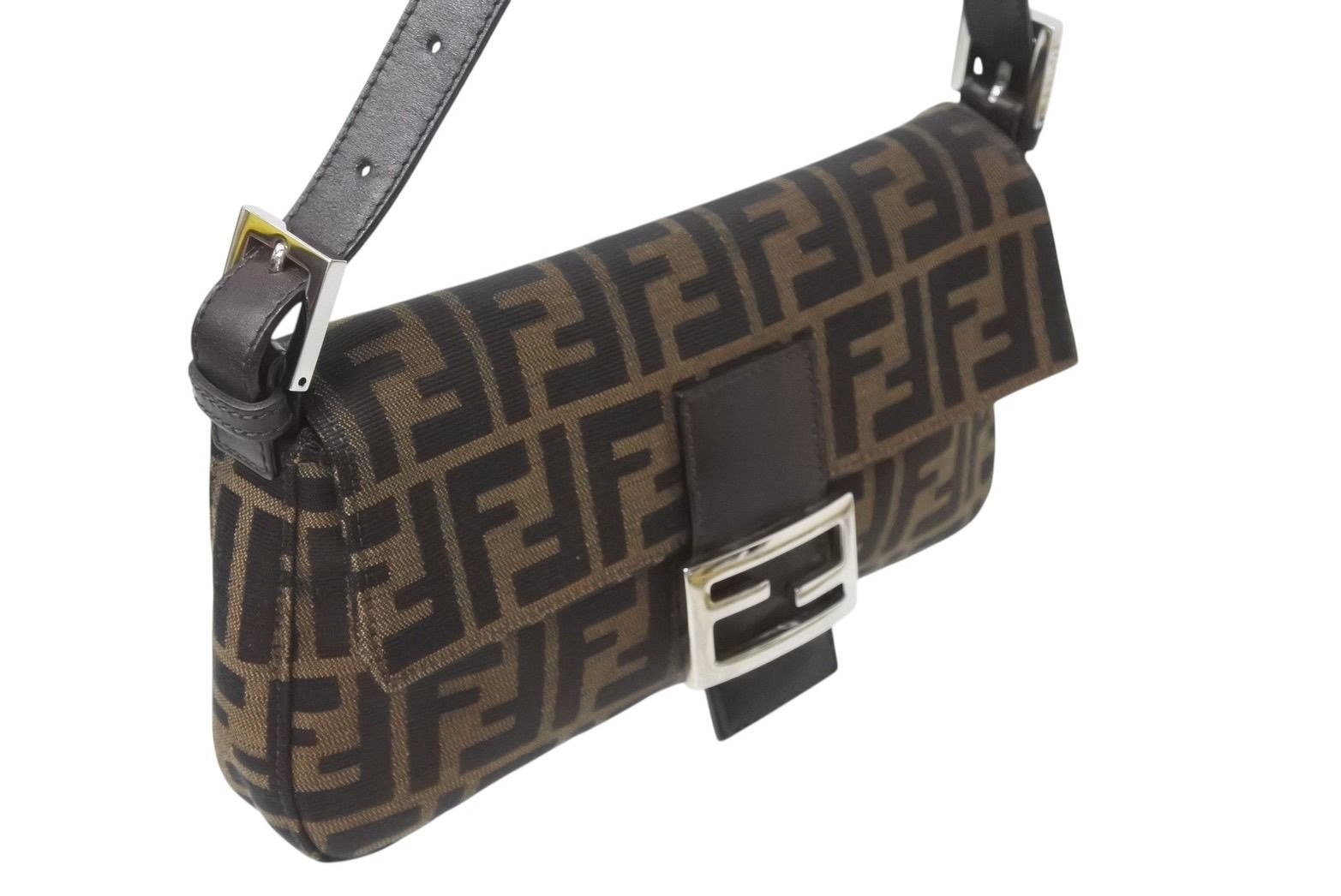 FENDI フェンディ マンマバケット ワンショルダーバッグ 26424