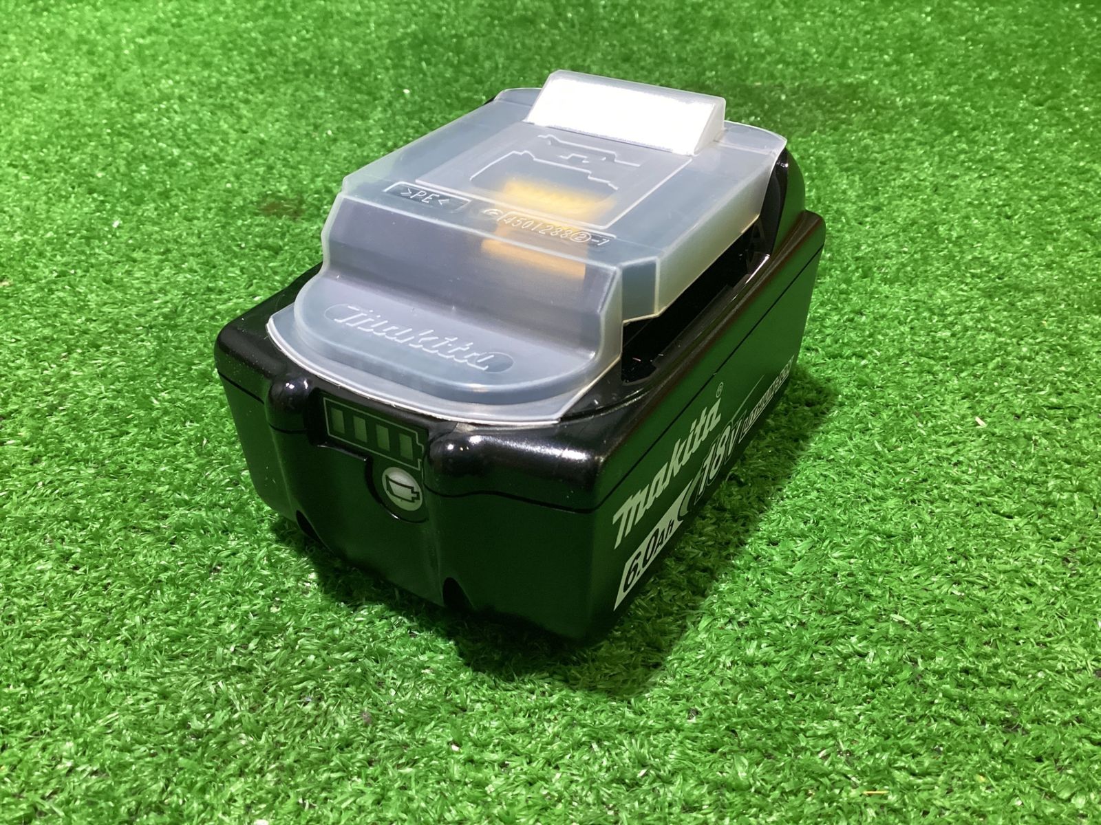 純正バッテリ 箱に凹み有