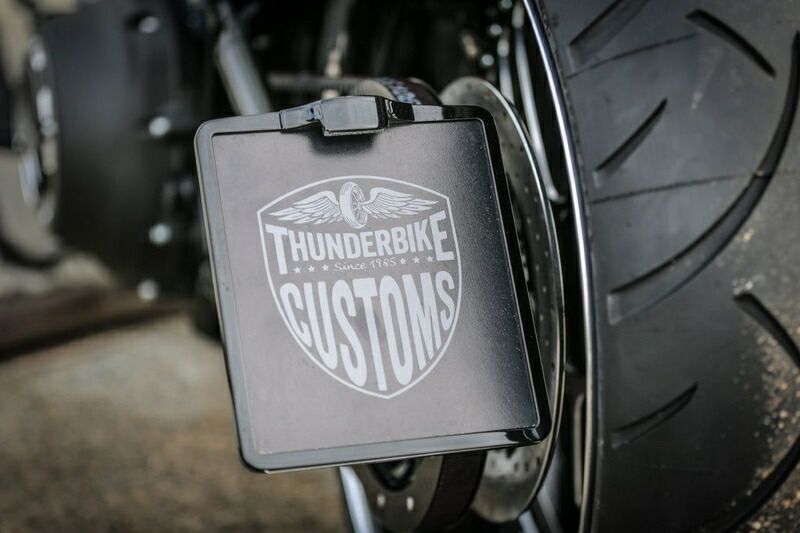 ライセンスプレートフレーム ブラック