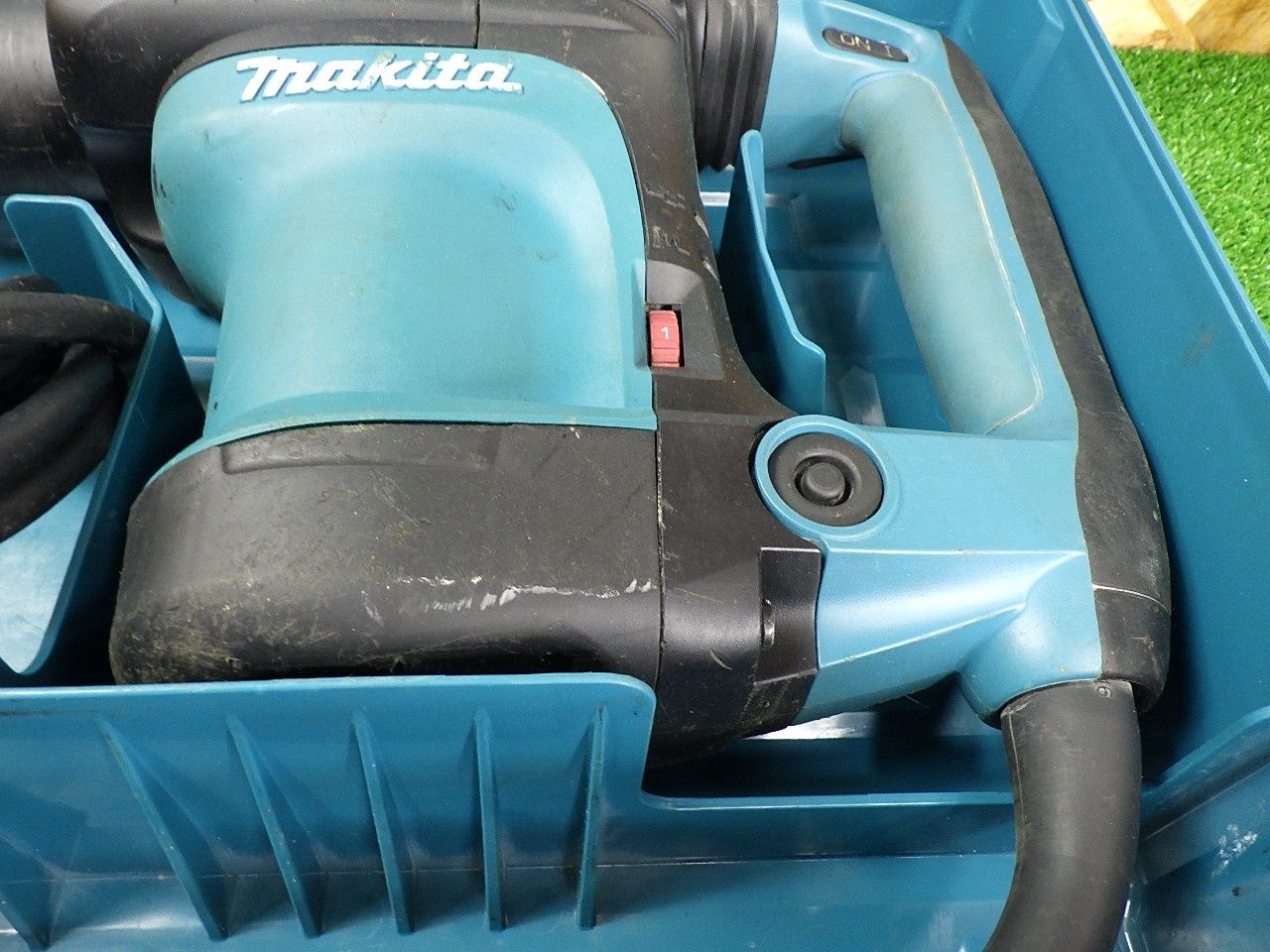 コンクリートの斫り作業に マキタ 電動ハンマ HM0871C SDSmaxシャンク コード式 品 HRDEVELOPMENT_JP