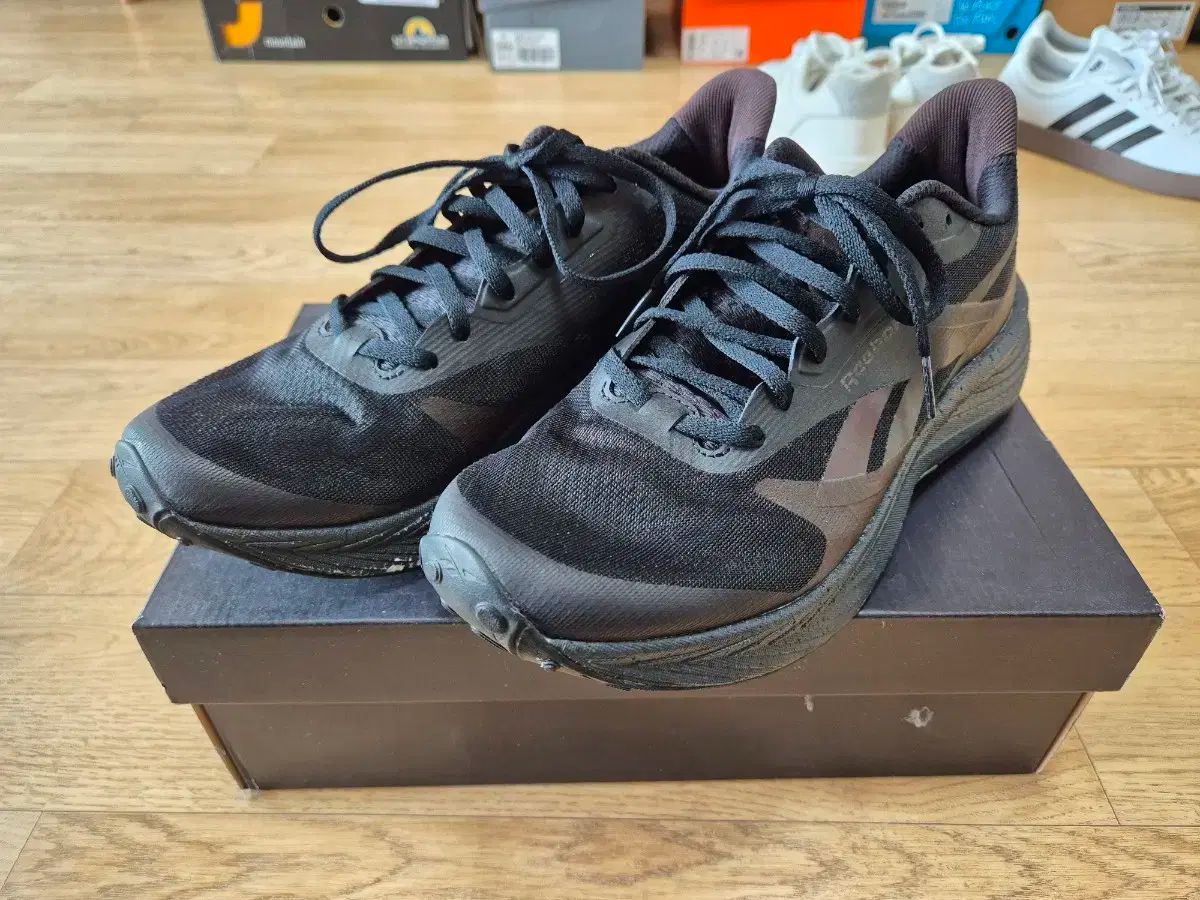 【雷市場（ポンジャン）商品韓国直送】 Reebok(リーボック) フロートライド エネルギー 6 黒 265 サイズ