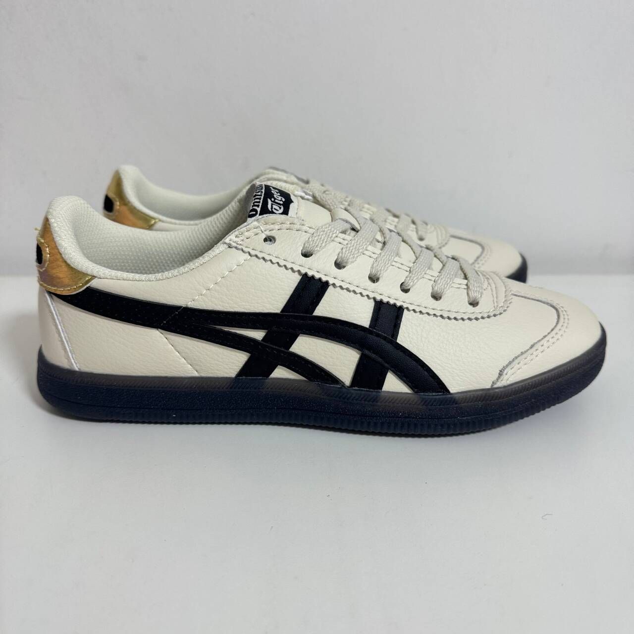 大人気 Onitsuka Tiger MEXICO 66 DELUXE ユニセックス 日本の美