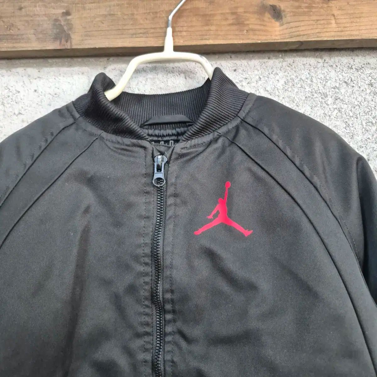 トゥイーン ジョーダン MA-1ジャンパー