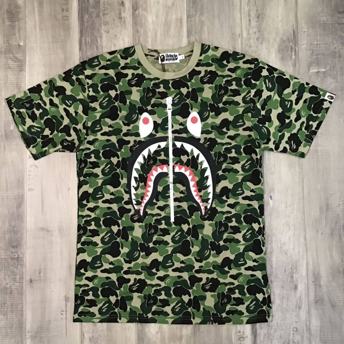 アベイシングエイプ カモ柄 シャーク Tシャツ 黒色 ブラック 青色 アベイシングエイプ カモ柄 シャーク Tシャツ 黒色 ブラック 青色