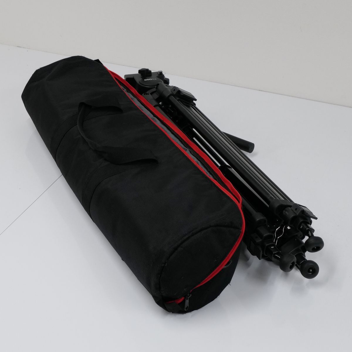 Libec 650EX ビデオ三脚 USED美品 リーベック 三段 スライドプレート仕様 小型ビデオカメラ用 TRIPOD 完動品 中古 CP4151 Libec 650EX ビデオ三脚 USED美品 リーベック 三段 スライド