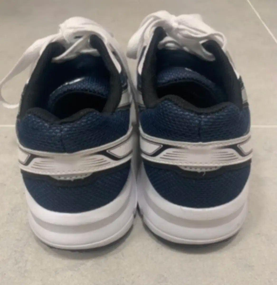 Asics アシックス