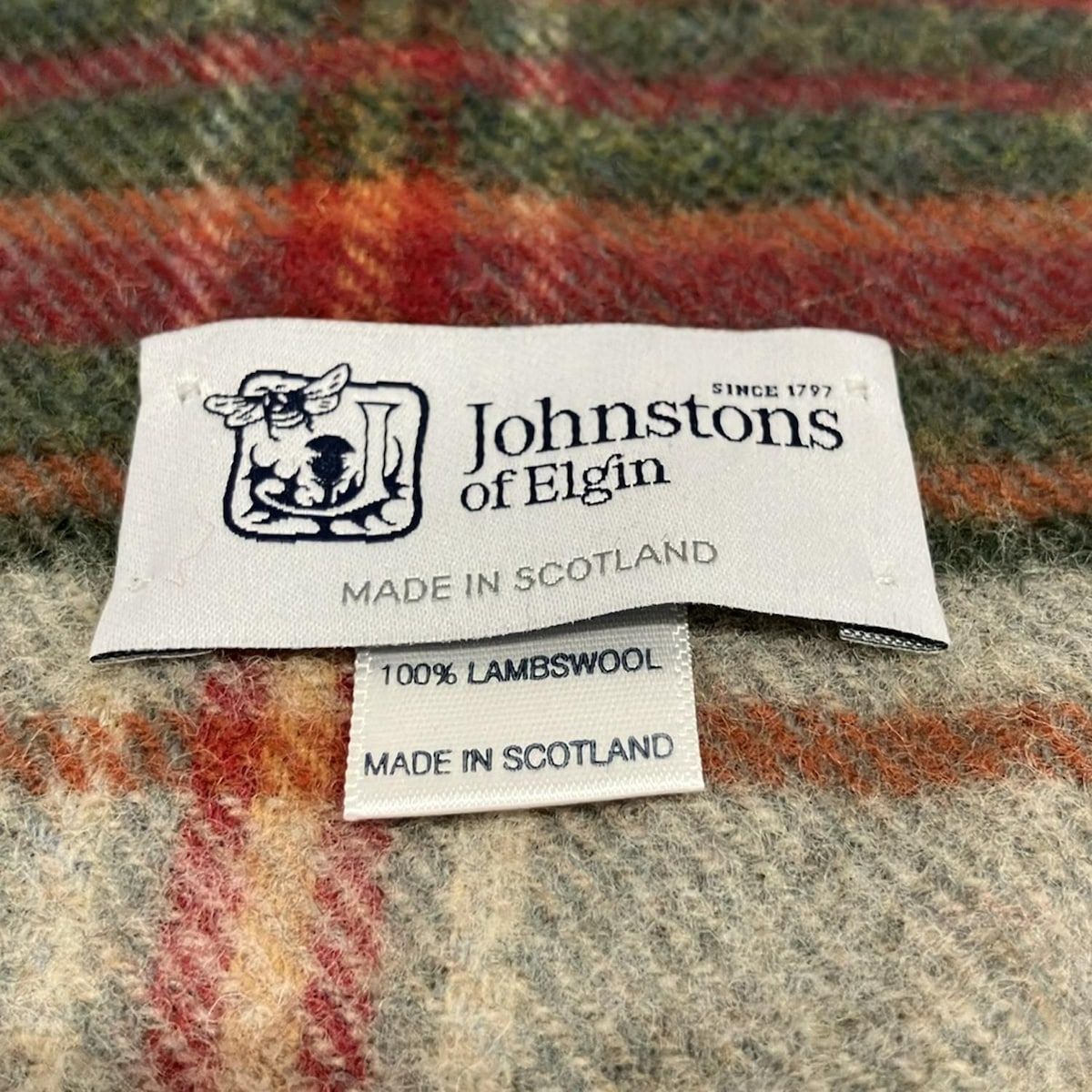 johnstons of elgin(ジョンストンズ) マフラー美品 - ベージュ×レッド  