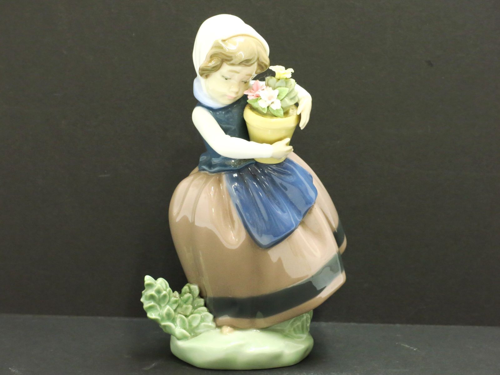 リヤドロ 置物 花籠を持つ少女 オブジェ LLADORO 18693102 - メルカリ