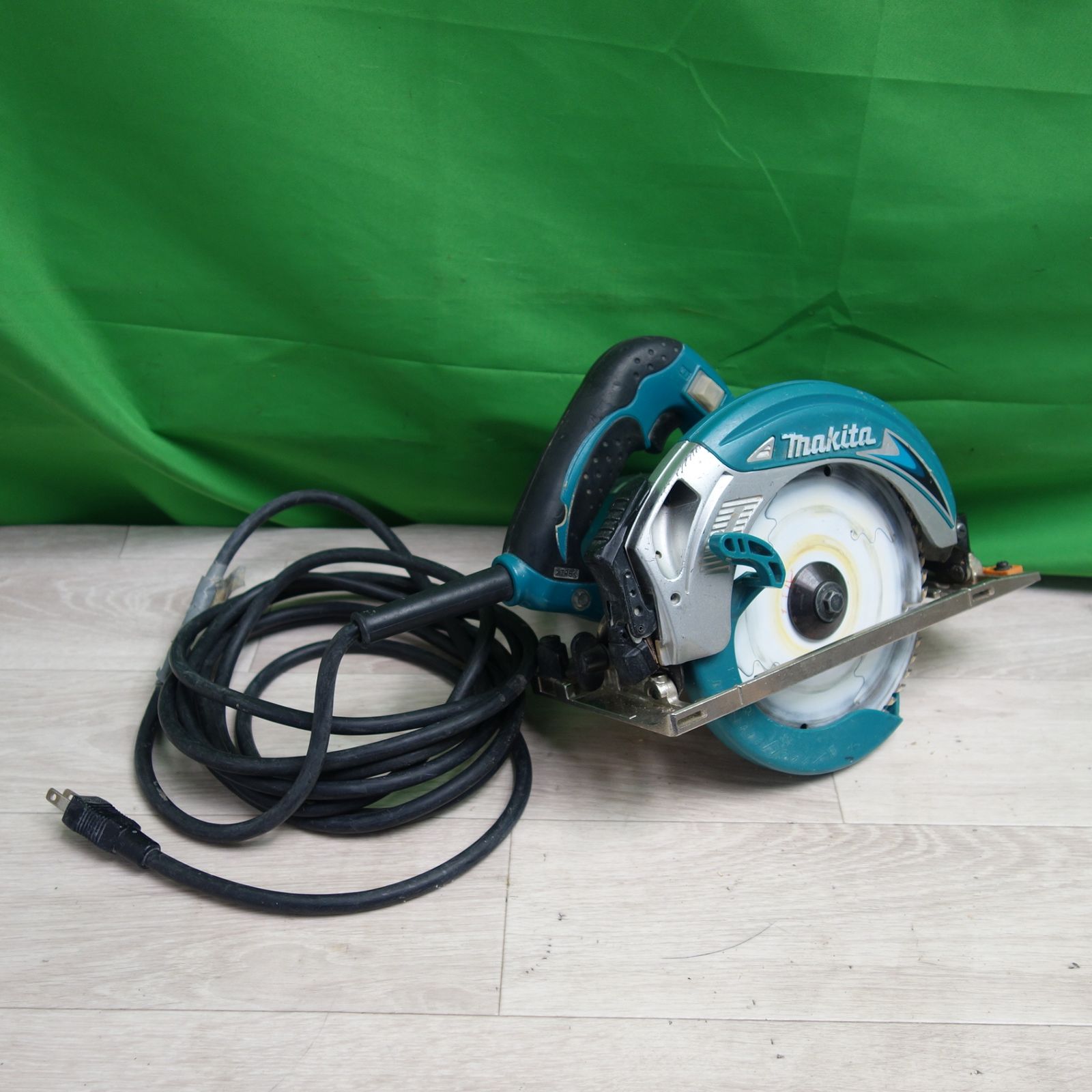 [送料無料] makita マキタ 5637BA 165mm マルノコ 丸ノコ 丸のこ 電動 工具 切断  木工 DIY