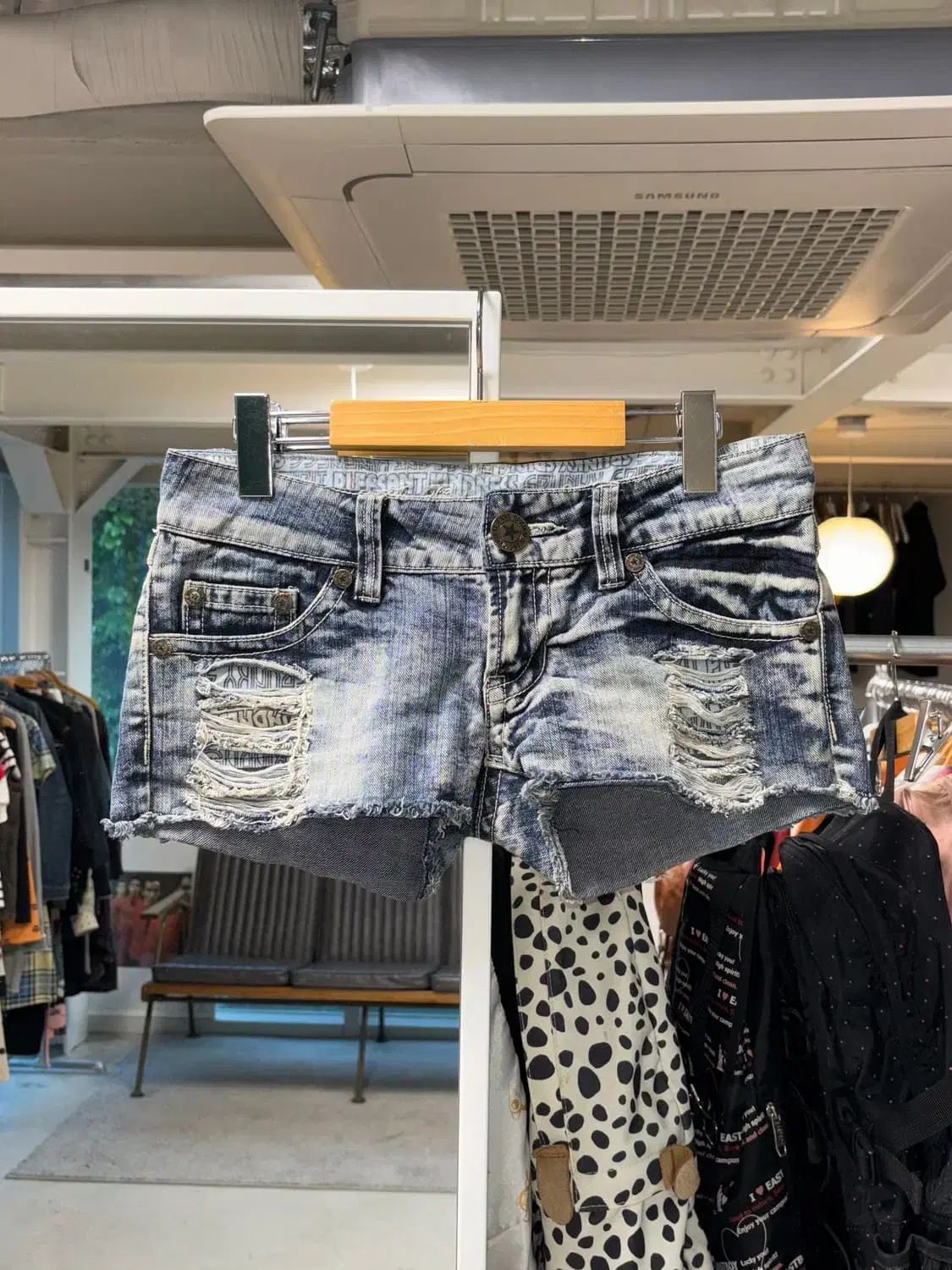 JPN ローライズ デニム ショートパンツ