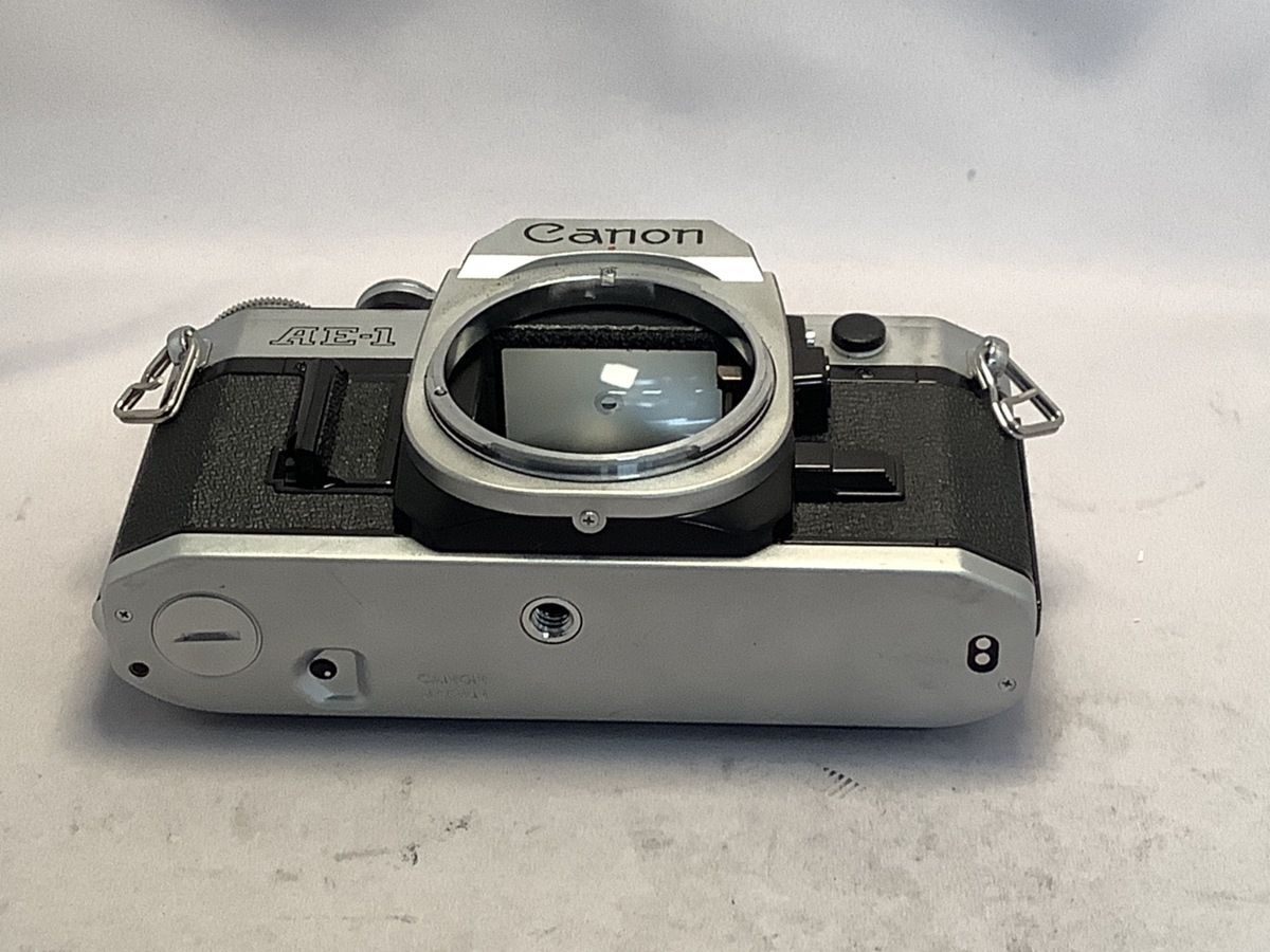 0046 Canon AE-1 ボディ シルバー 完動品 中古】 【難あり品】 キヤノン AE-1 ボディ シルバー : カメラの
