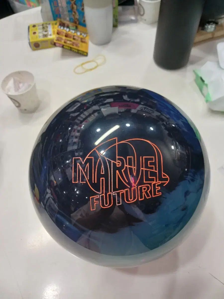 ボウリング Yahoo!オークション 14p MARVEL ボーリングボール 14ポンド