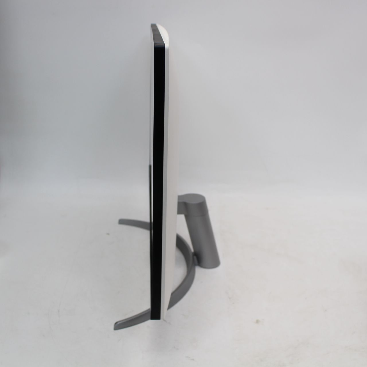 050)【美品】LG モニター ディスプレイ 27UP600-W 27インチ 2022年製