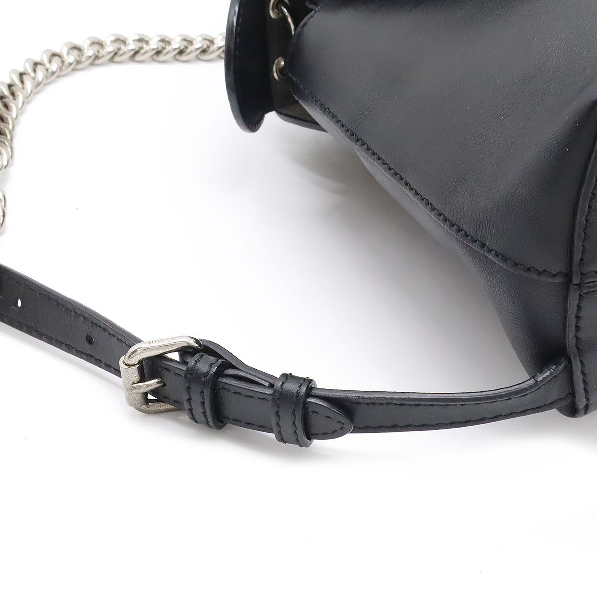 FENDI バックトゥスクールブラックチェーンショルダーバッグ