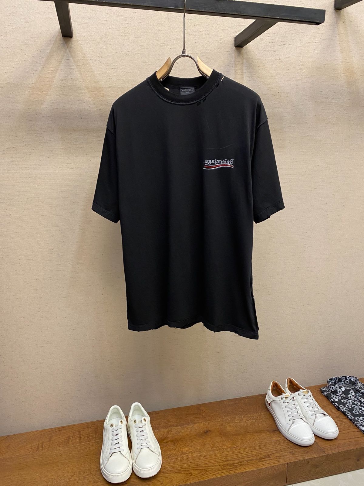 BALENCIAGA