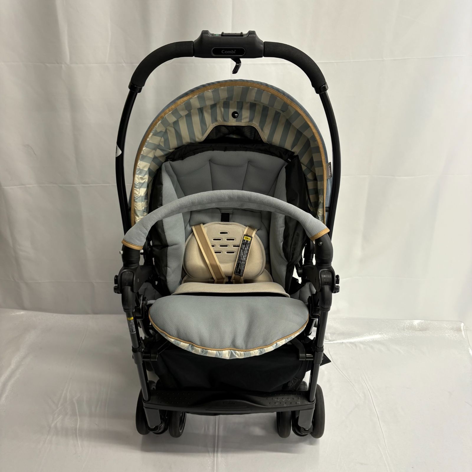 美品 combi コンビ メチャカル オート4キャス エッグショック