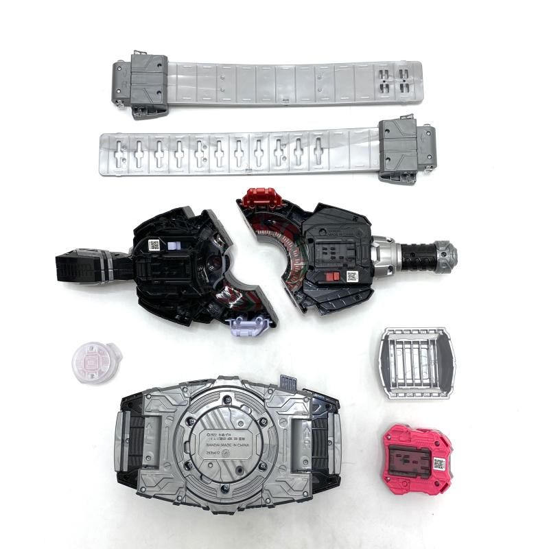 BANDAI - 【新品】 DXデザイアドライバー&amp;ゾンビレイズバックル&amp;レイズバックルホルダー 変身ベルト DXデザイアドライバー＆ゾンビレイズバックル