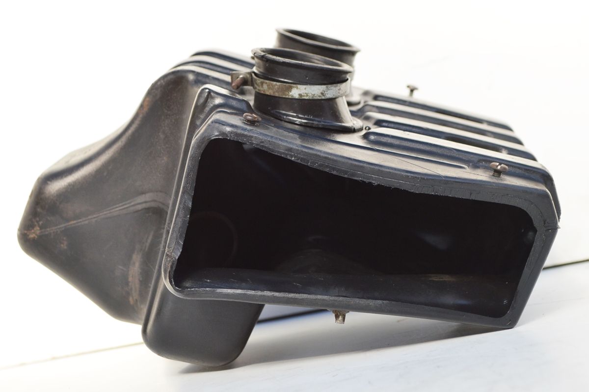 SUZUKI RG250E / X7スズキ エアクリーナーボックス 品 当時物 純正品