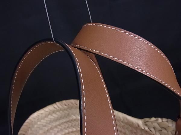 LOEWEロエベバスケットスモールラフィア×レザーハンドバッグブラウン ロエベ バスケットスモール ラフィア×レザー ハンドバッグ