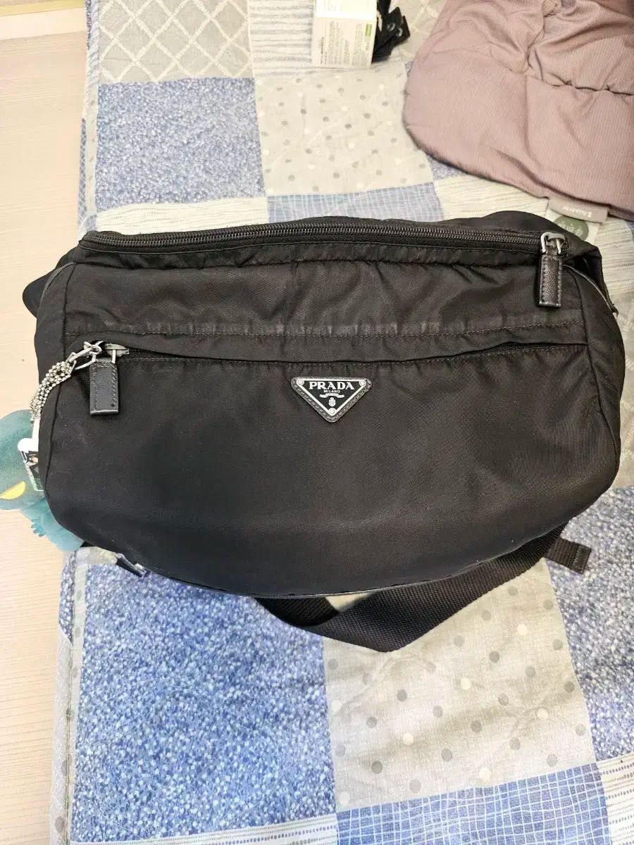 PRADA プラダ イ ソジン プラダ ショルダーバッグ L サイズ とても小さい ダメージがあります