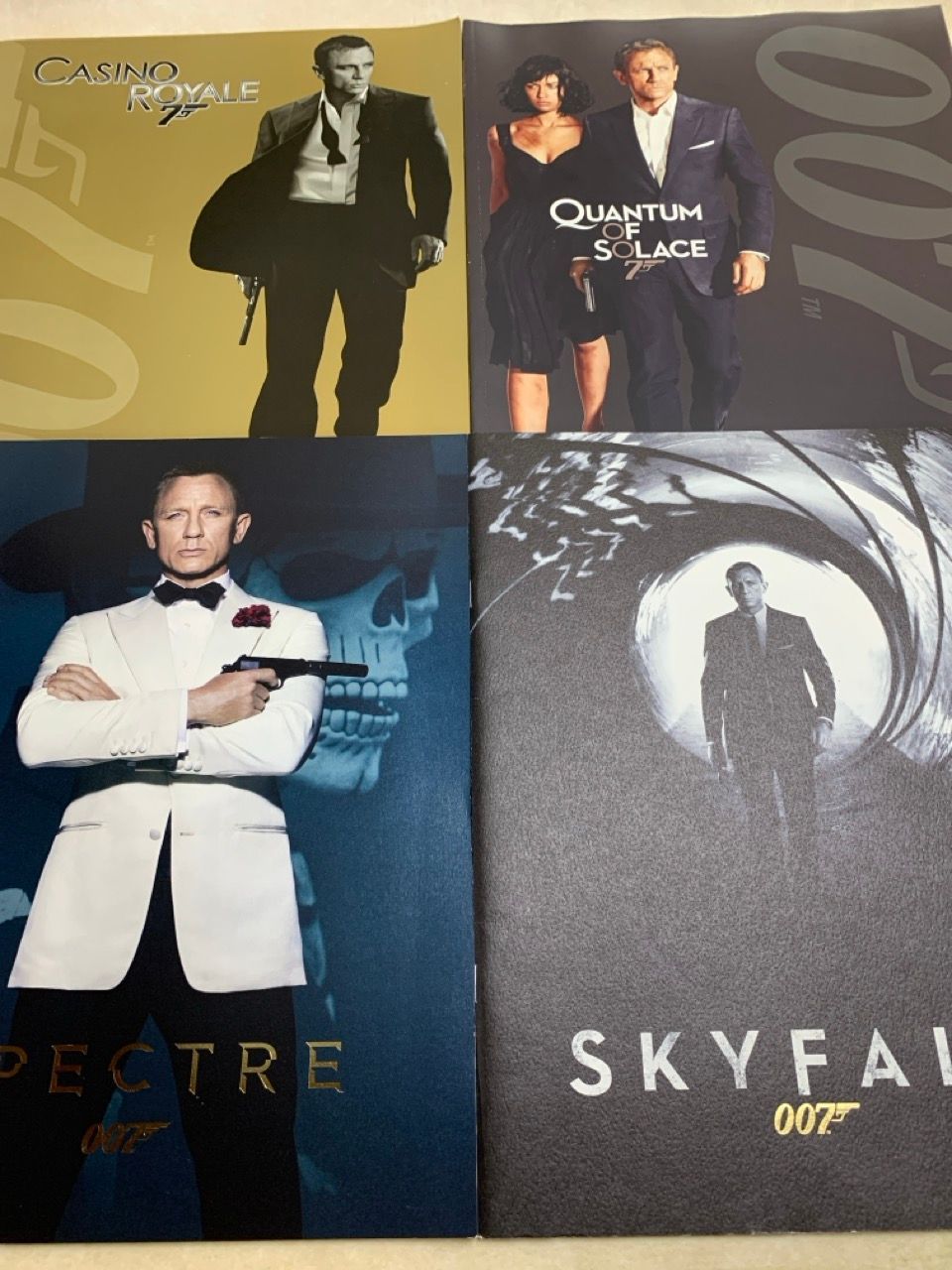 パンフレット 007 4冊 ダニエル・クレイグ SKYFALL SPECTRE 慰め