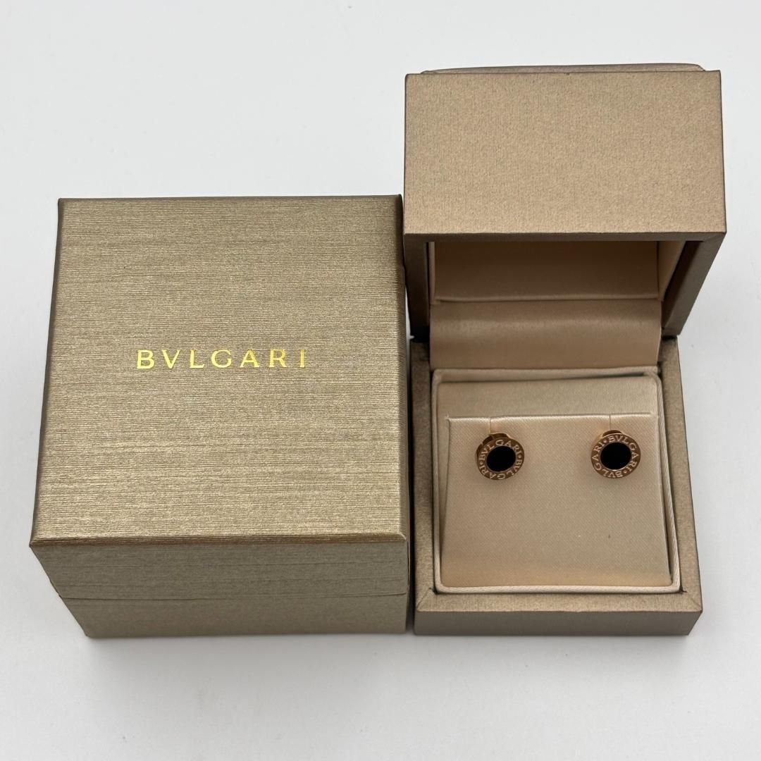 ロゴ入り ピアス