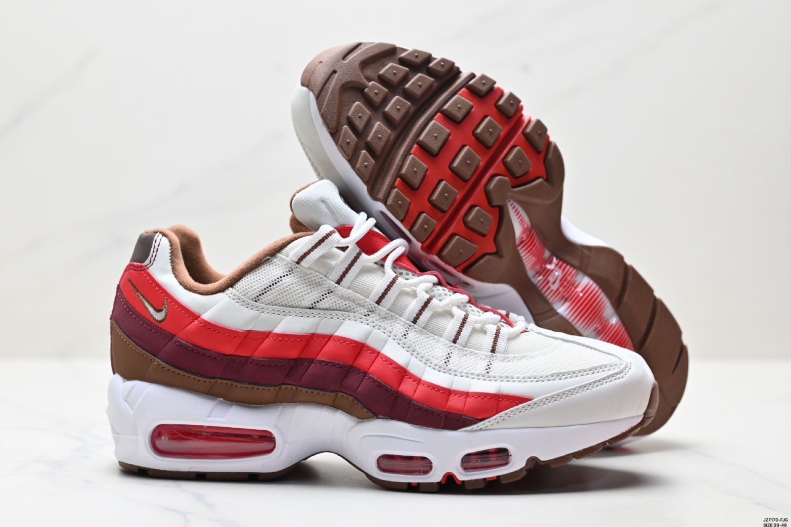 Nike トレーニングシューズ エアクッション付き 今日特価】NIKE AIR MAX 95 TT 送料無料 在庫限定セール価格