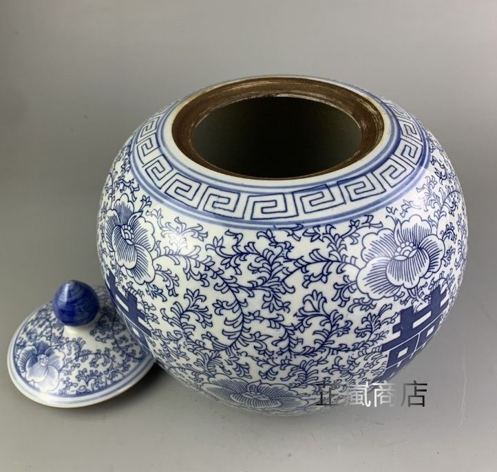 景徳鎮 青花磁器喜字将軍缶 陶磁器装飾品 工芸品 美術品