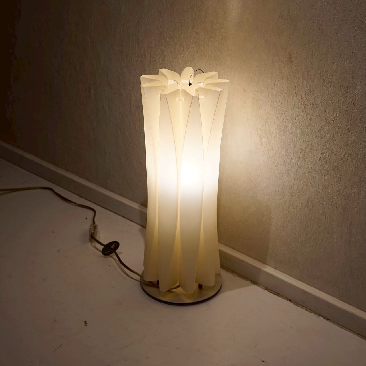 【美品】SLAMP BACH テーブルランプ イタリア製 照明 ランプ モダン 美品】SLAMP BACH テーブルランプ イタリア製 照明 ランプ モダン