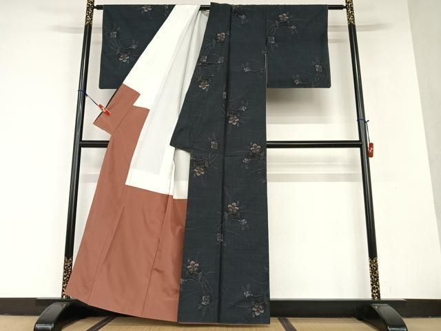 平和屋着物○本場大島紬 9マルキ 総絣 草花文 正絹 逸品 AAAV7113zg