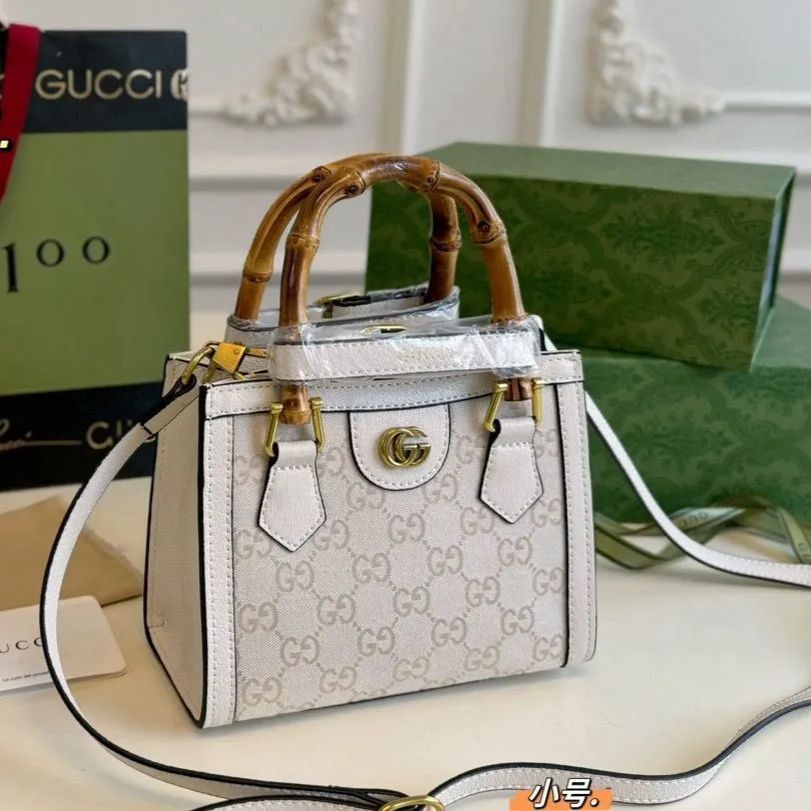 新品未使用 箱付  GUCCI ノベルティトートバッグ 専用ページ