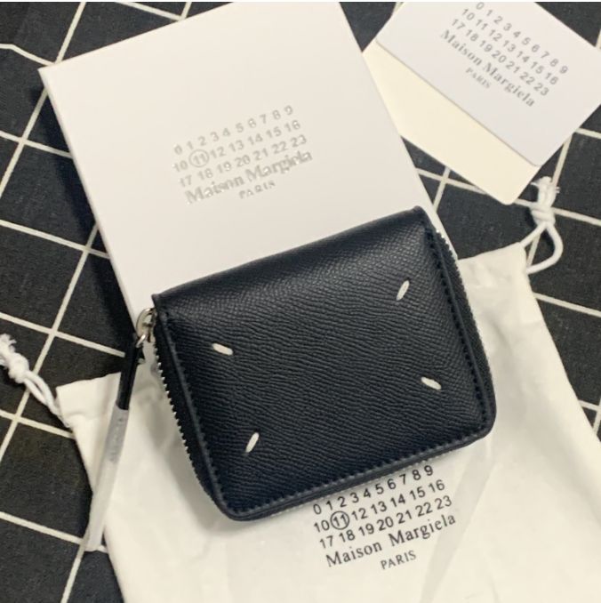 新品 Maison margiela 折り畳みミニ財布 シンプルデザイン 黒 - メルカリ