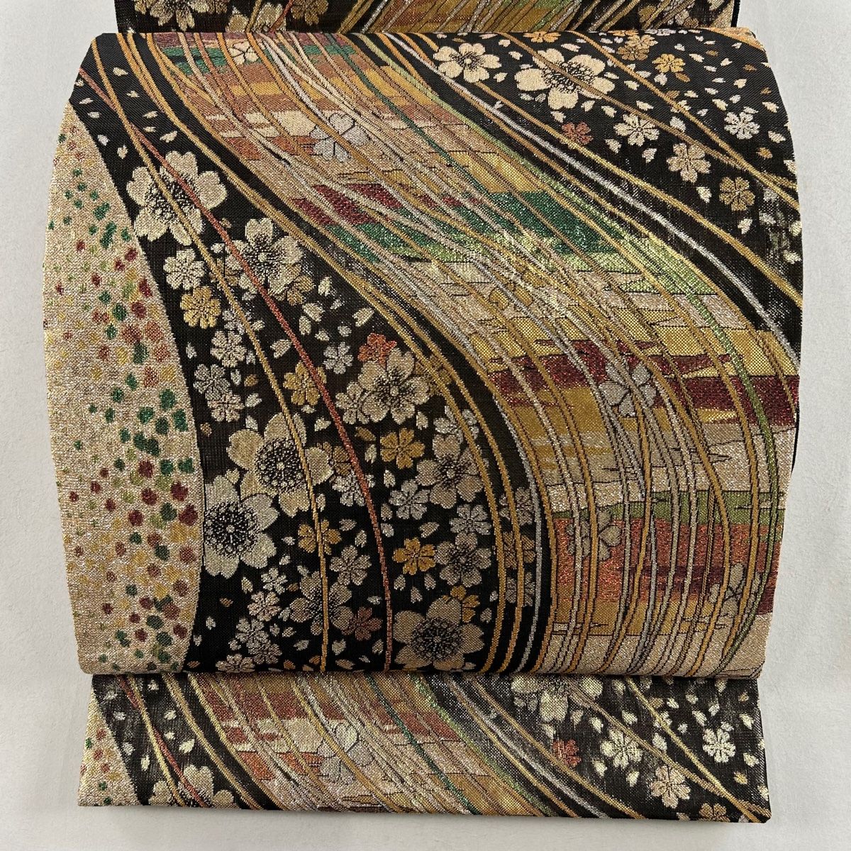 袋帯 美品 秀品 桜 幾何学 箔 金糸 黒 六通 正絹 【中古