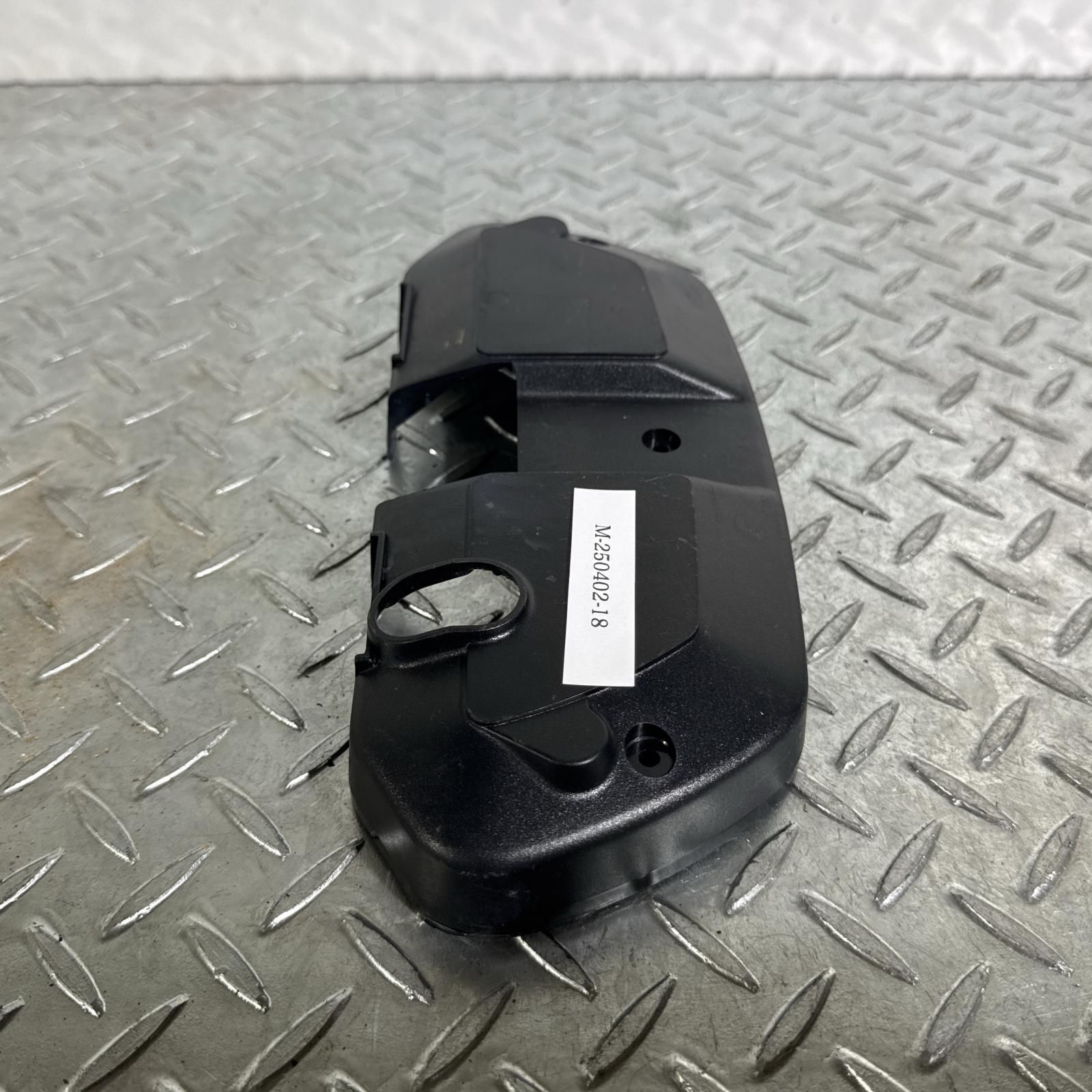 3.Kawasaki Z400GP メーターカバー① タコメーター アッパーケース