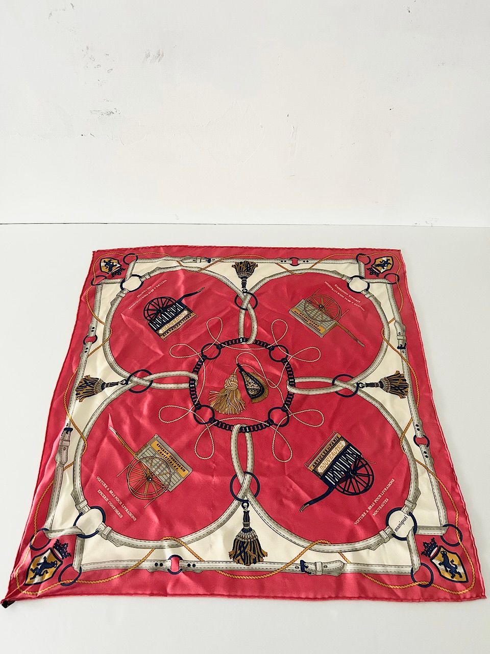 【美品】定価1.3万　manipuri　シルクスカーフ　オレンジピンク 美品】定価1.3万 manipuri シルクスカーフ オレンジピンク