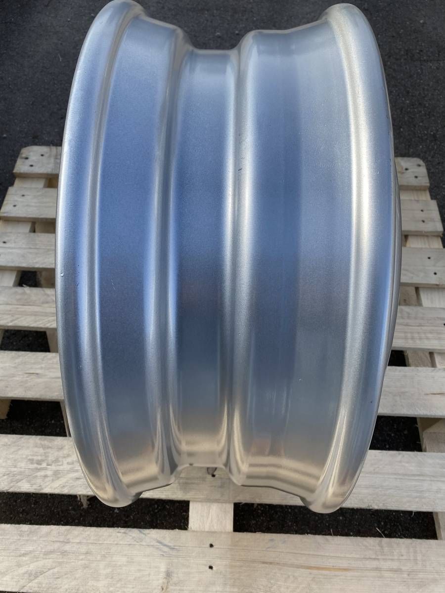 大型トラック用ホイール