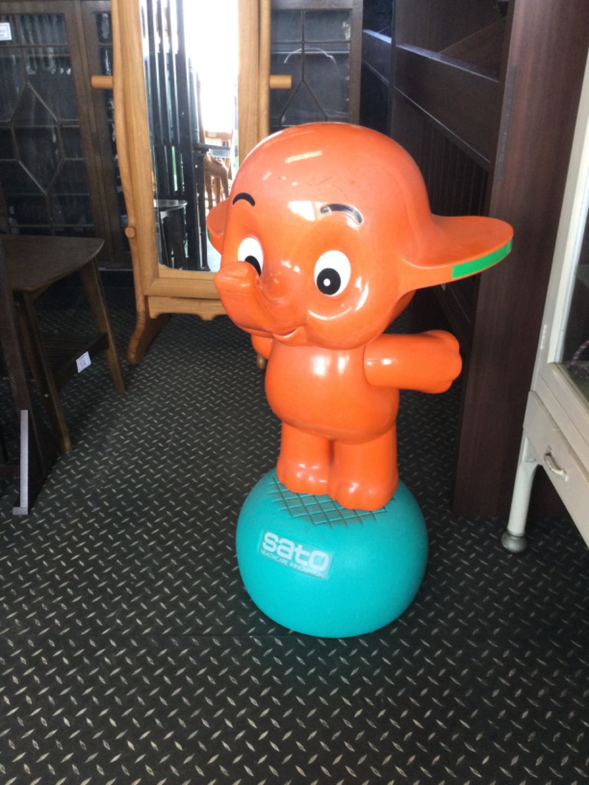 か114 昭和レトロ サトウ製薬 特大さとちゃん 置物 ディスプレイ