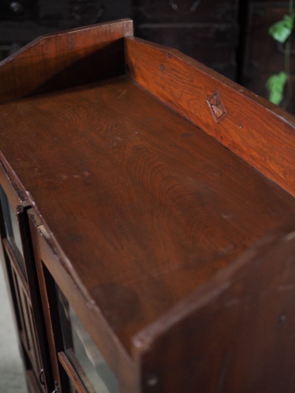 昭和初期の小型ガラスキャビネット古録展