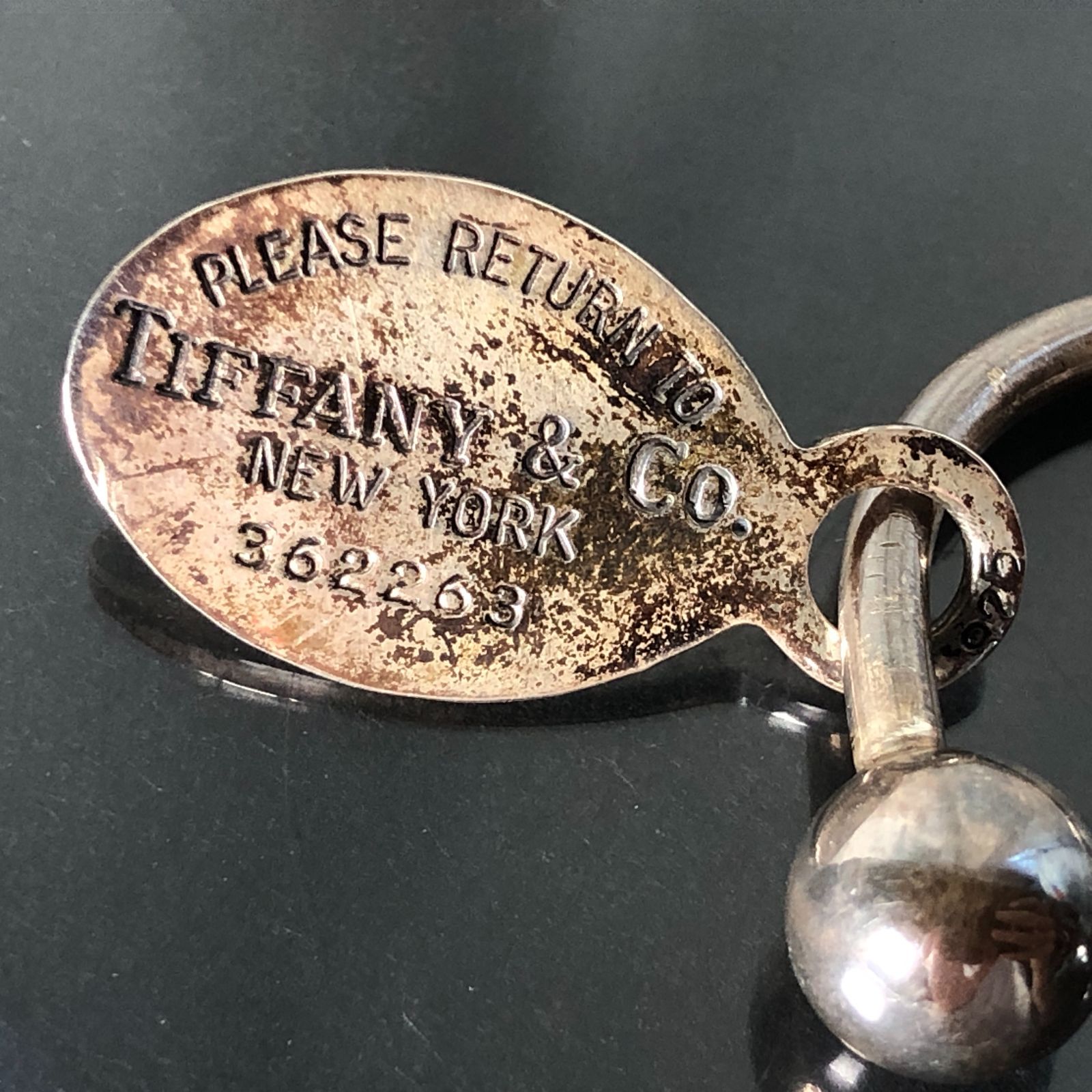 美品 TIFFANY ティファニー オーバルタグ付き ラウンド型 キーリング リターン トゥ ティファニー™ オーバル タグ スクリューボール