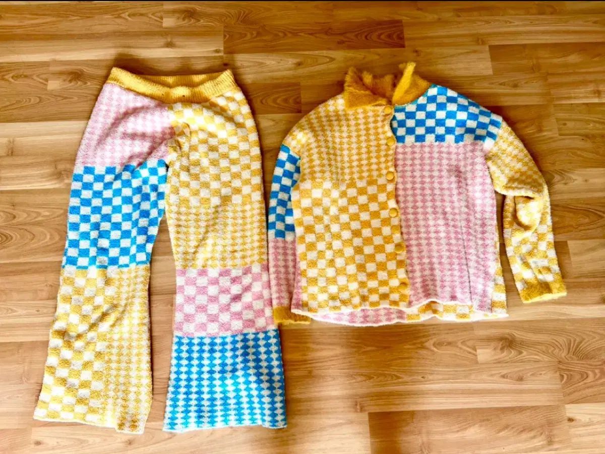 ウィグルウィグル パジャマ ロングセット 黄色