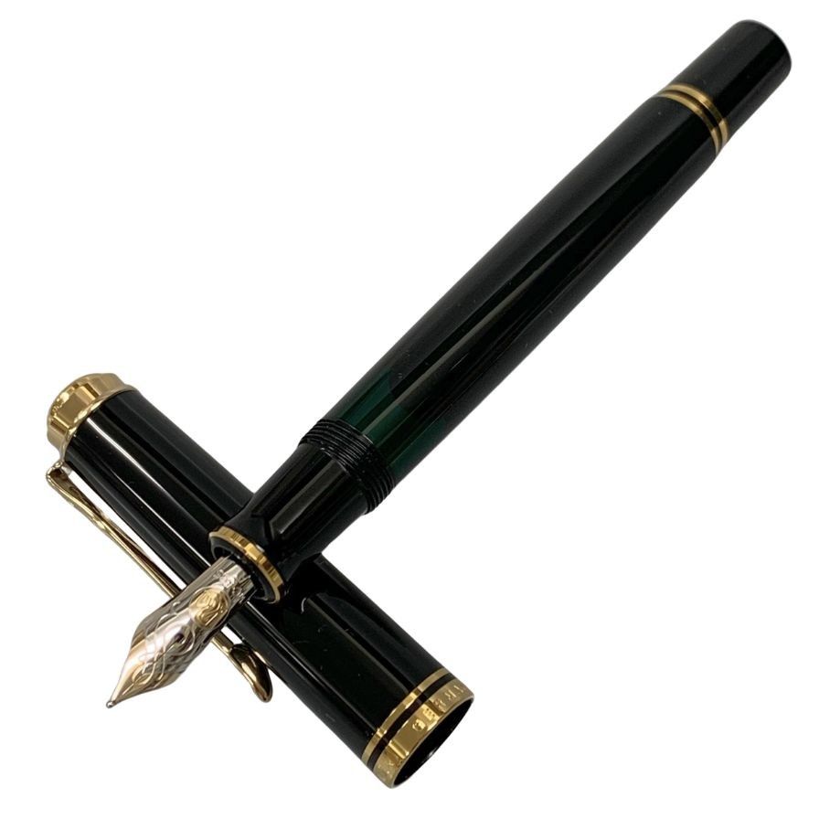 ペリカン　万年筆 緑と黒のストライプ デザイン ペリカン万年筆 緑と黒のストライプ デザイン