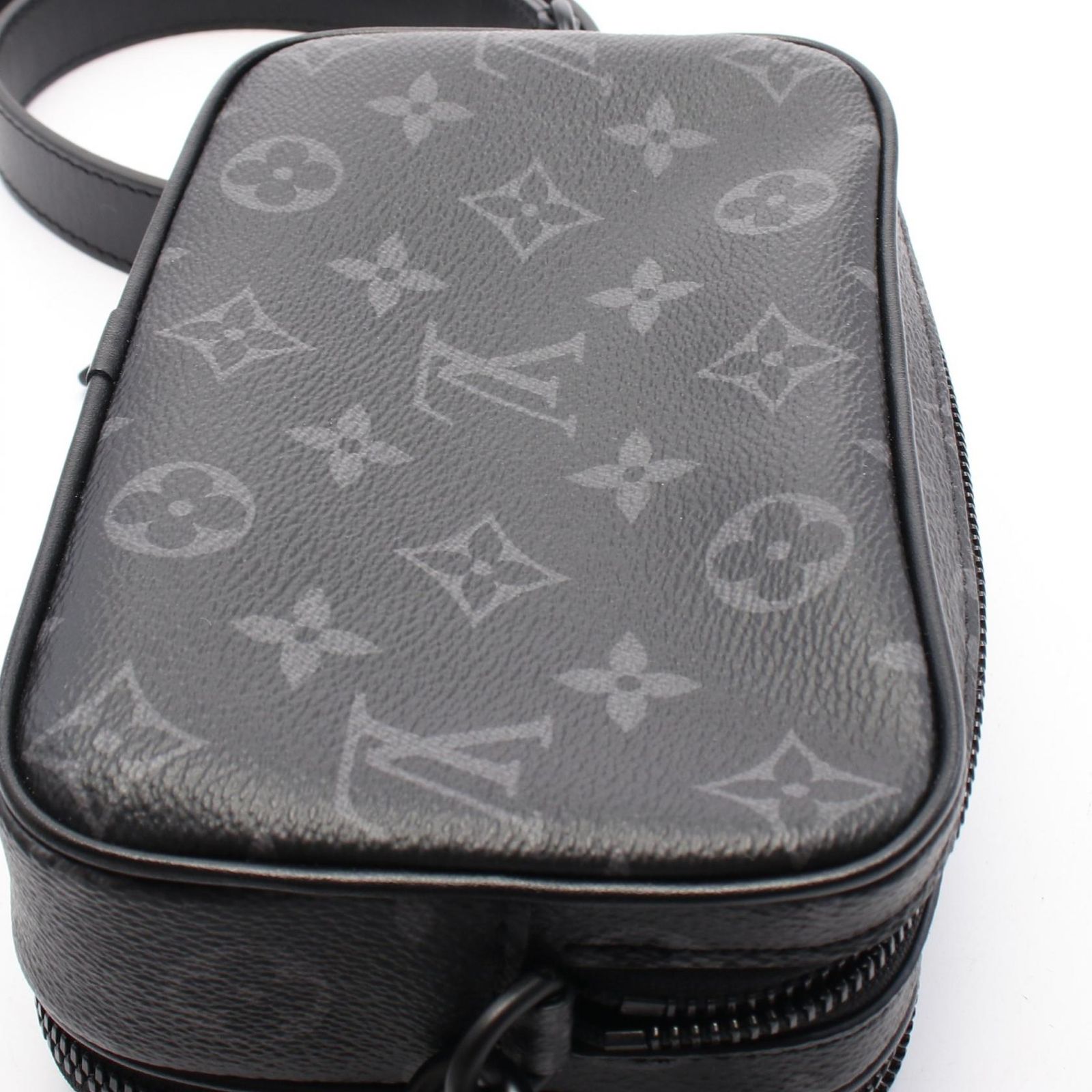 ルイ・ヴィトン LOUIS VUITTON アルファ ウェアラブルウォレット NV ショルダーバッグ バッグ PVCコーティングキャンバス レザー モノグラム・エクリプス メンズ ブラック系 M82542 【中古】 ルイ・ヴィトン LOUIS VUITTON ショルダーバッグ アルファ