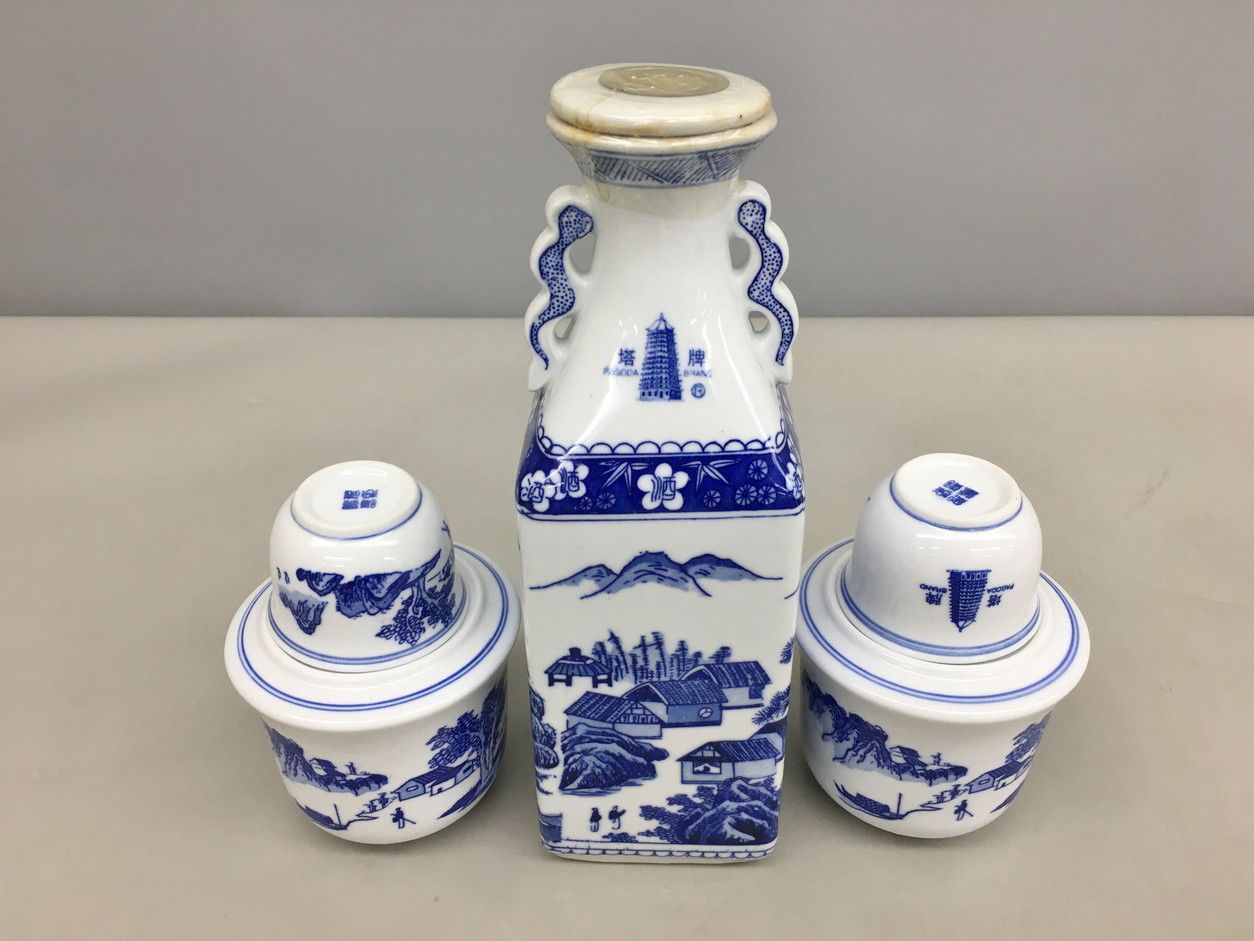 中国酒 紹興酒など花雕酒 高級陶器ボトル 紹興酒 古酒 中国酒 紹興花彫酒 陶器ボトル - メルカリ