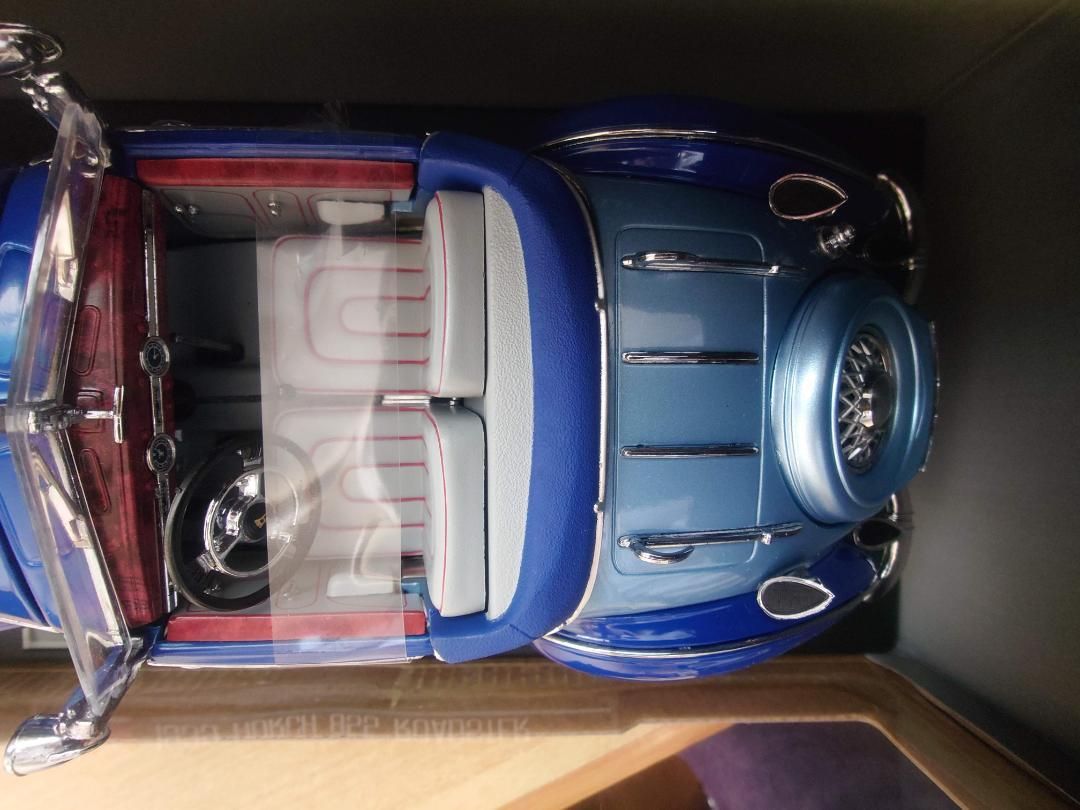 ミニカー　1/18 ホルヒ 855 ロードスター 1939(ブラック×ホワイト) [2405] 1939 Horch 855 Roadster-Black/White – sunstarmodelcars