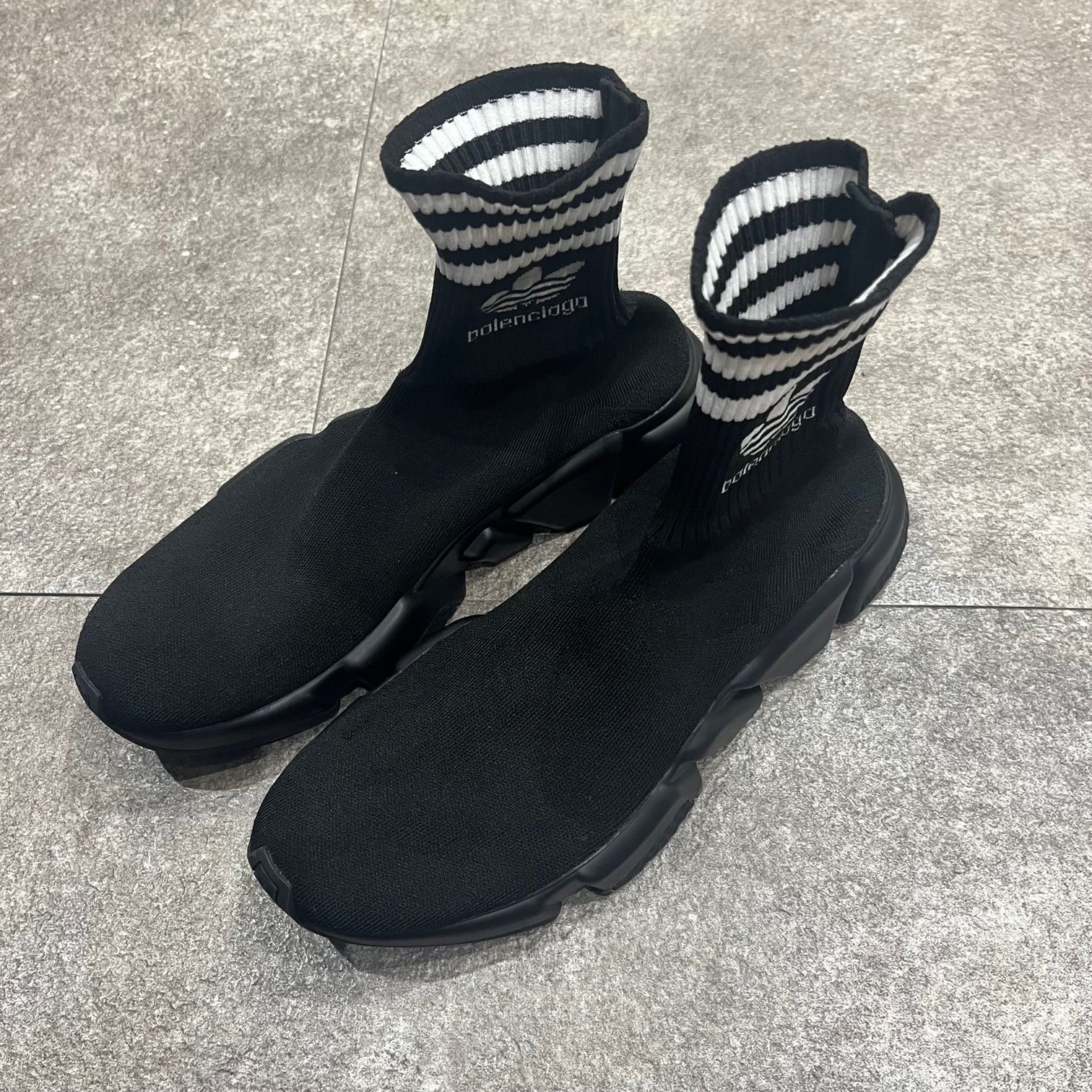 新品 BALENCIAGA × adidas 2023SS SPEED TRAINER アディダス スピードトレーナー バレンシアガ コラボ  717591 41 59434A - メルカリ