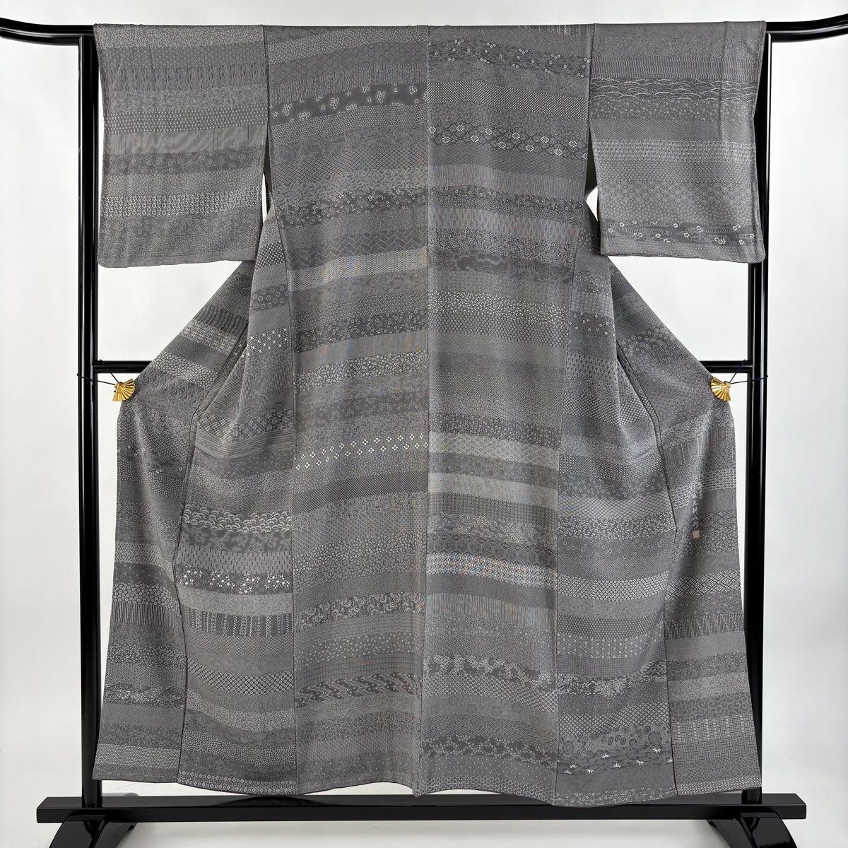 小紋 身丈155.5cm 裄丈65cm M 袷 落款 段縞 梅 灰色 正絹 名品