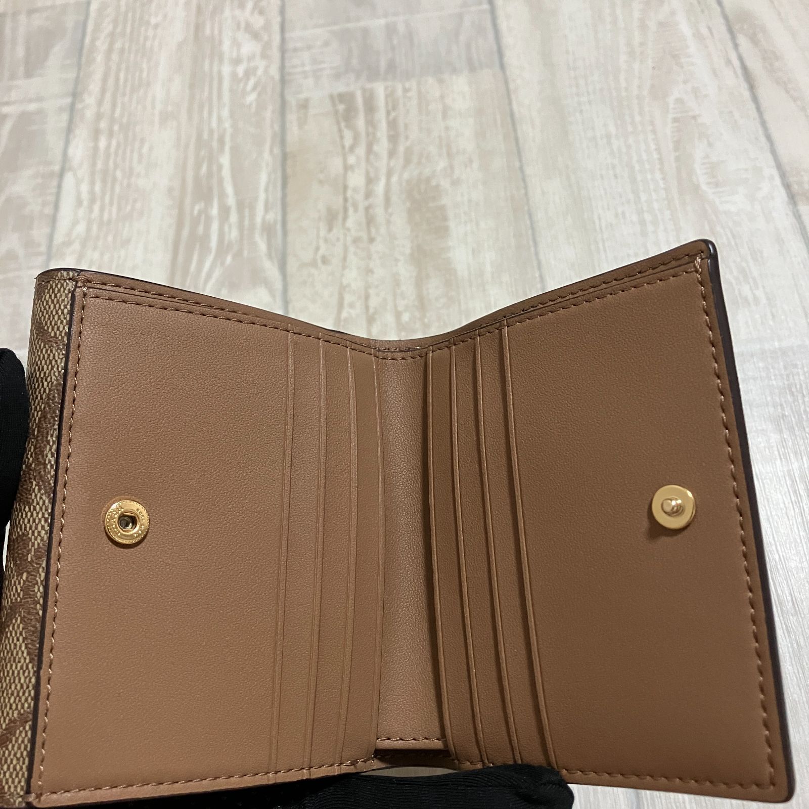 アメリカ購入】コーチ 二つ折り財布 マルチカラー シグネチャー